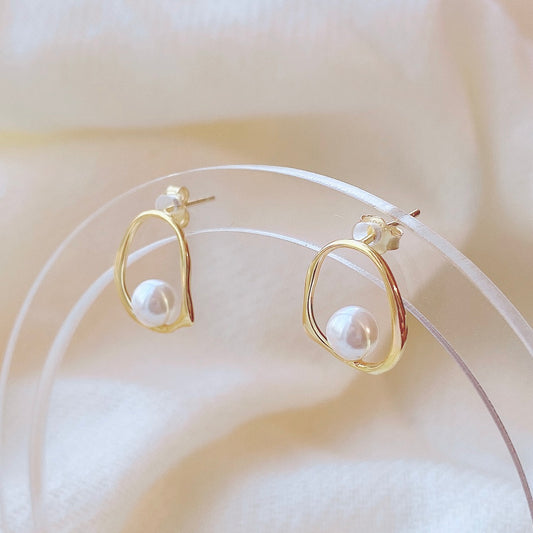 Freshwater Pearl Flow Hoop Earrings